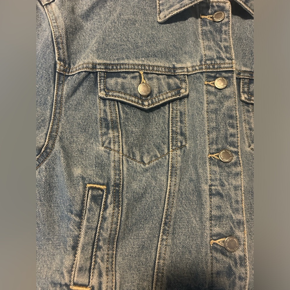 Universal Thread Blue Denim Jean Jacket Cropped Fit - Picture 11 of 16
